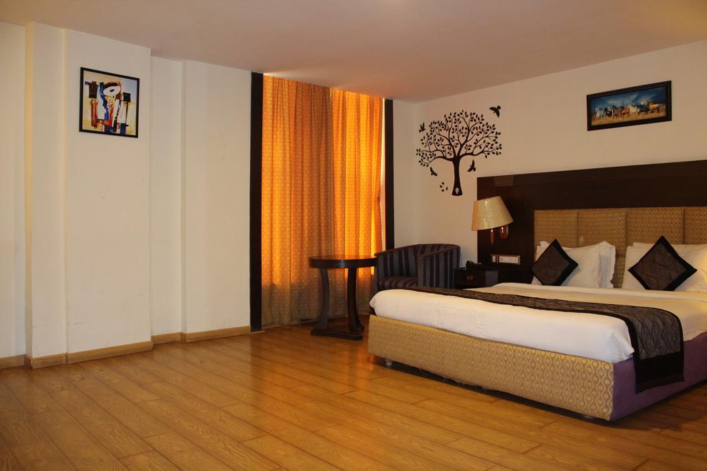 Hotel Brigade Royale Bengaluru Zewnętrze zdjęcie